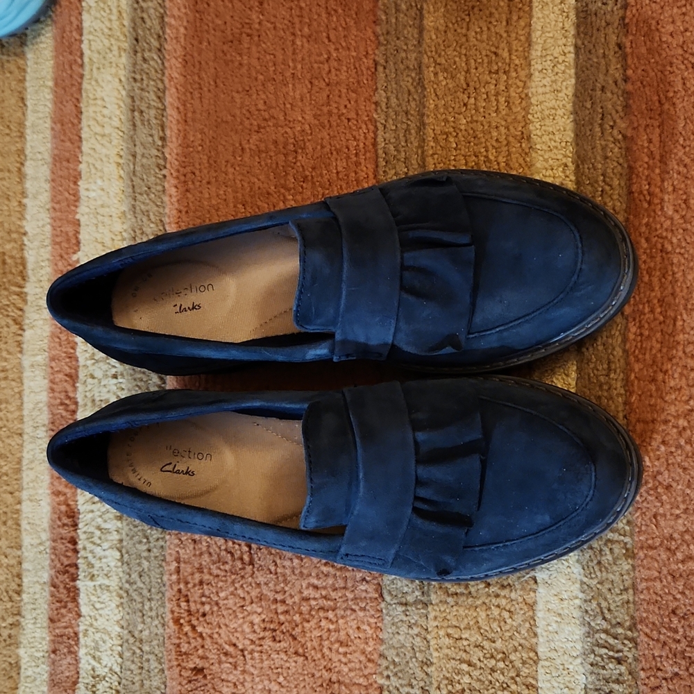 Clarks ladies suede shoes